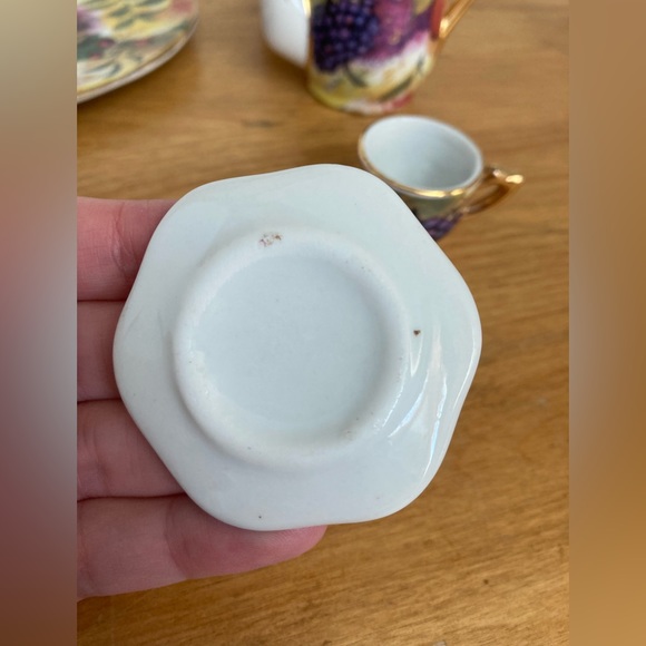 Tea Set - Picture 3 of 16